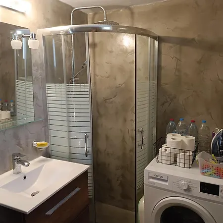 בית נופש Modern Eco Groundfloor ליגיה